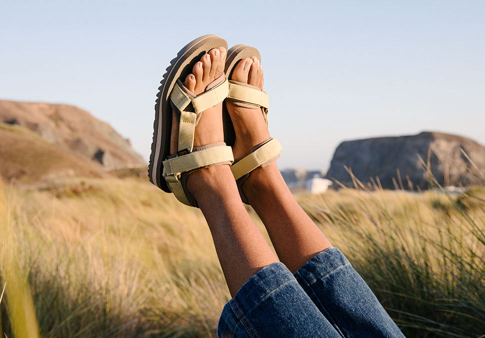 teva universal trail mens