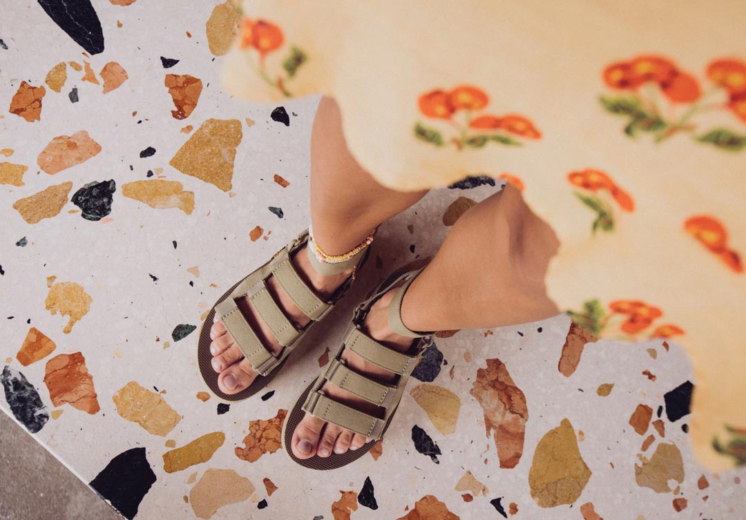 Teva mevia discount flatform sandal