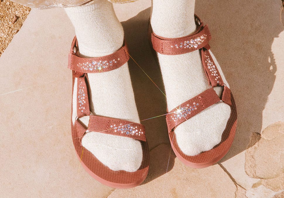 Midform Universal Holiday