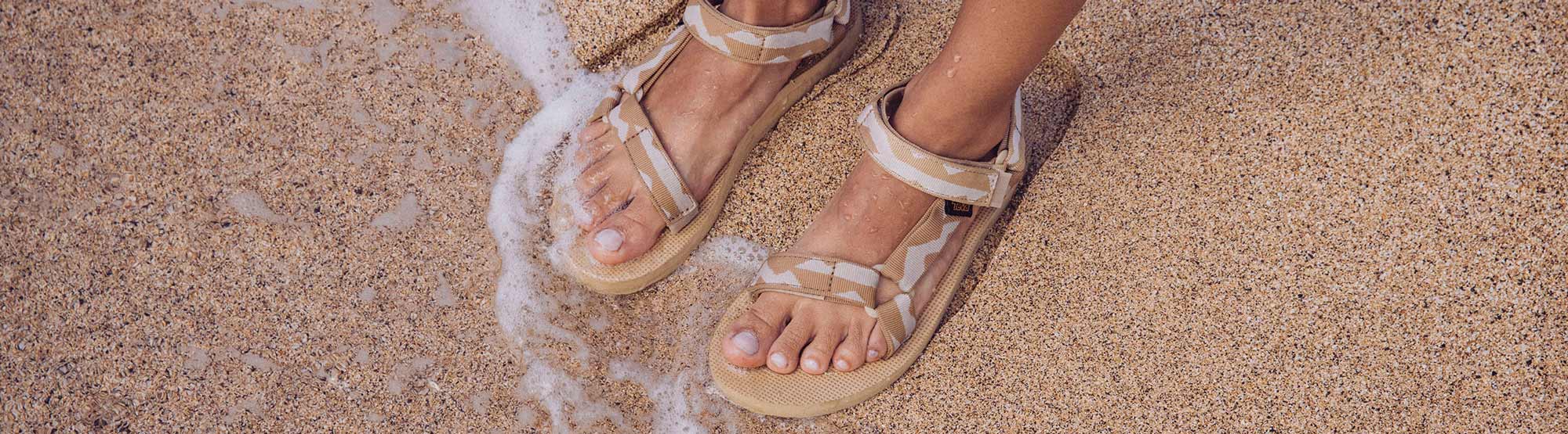 teva narrow feet