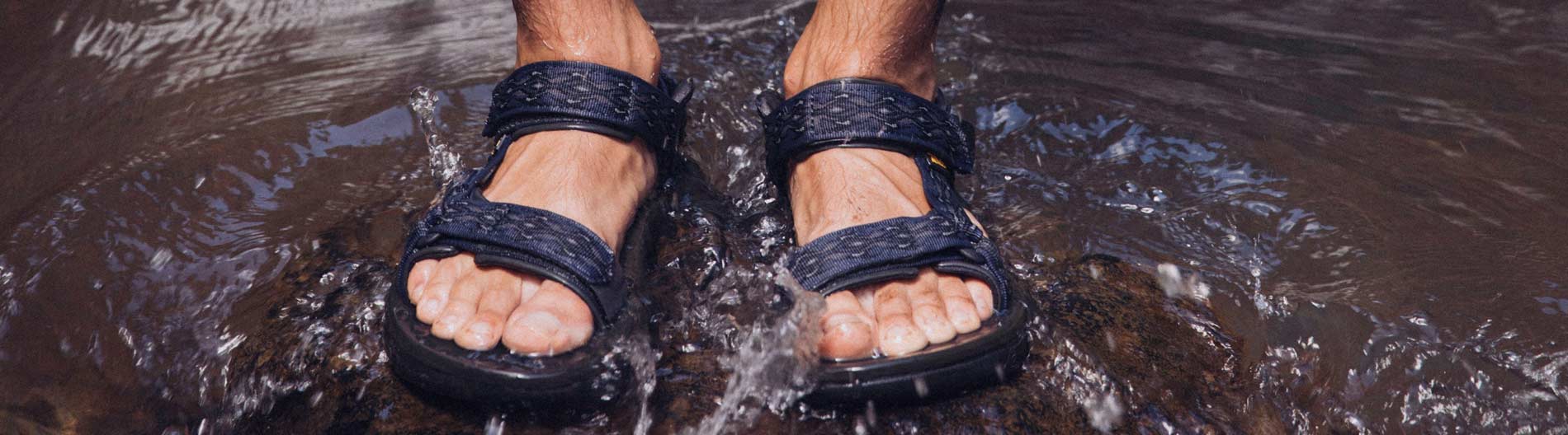teva mens water shoes